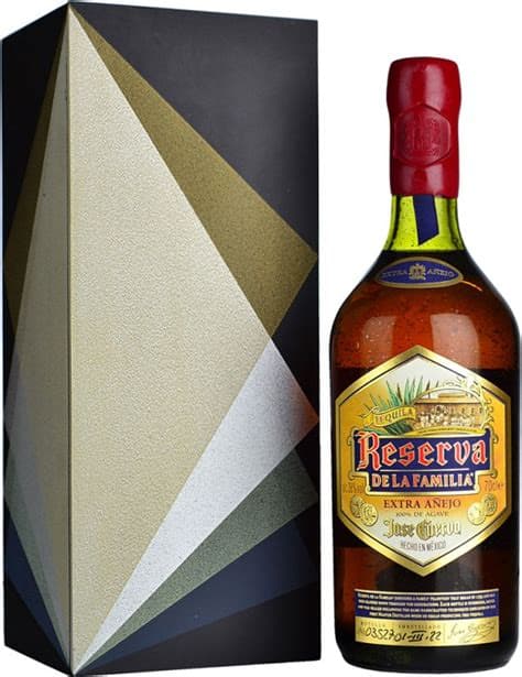 JOSE CUERVO Reserva de la Familia Extra Anejo